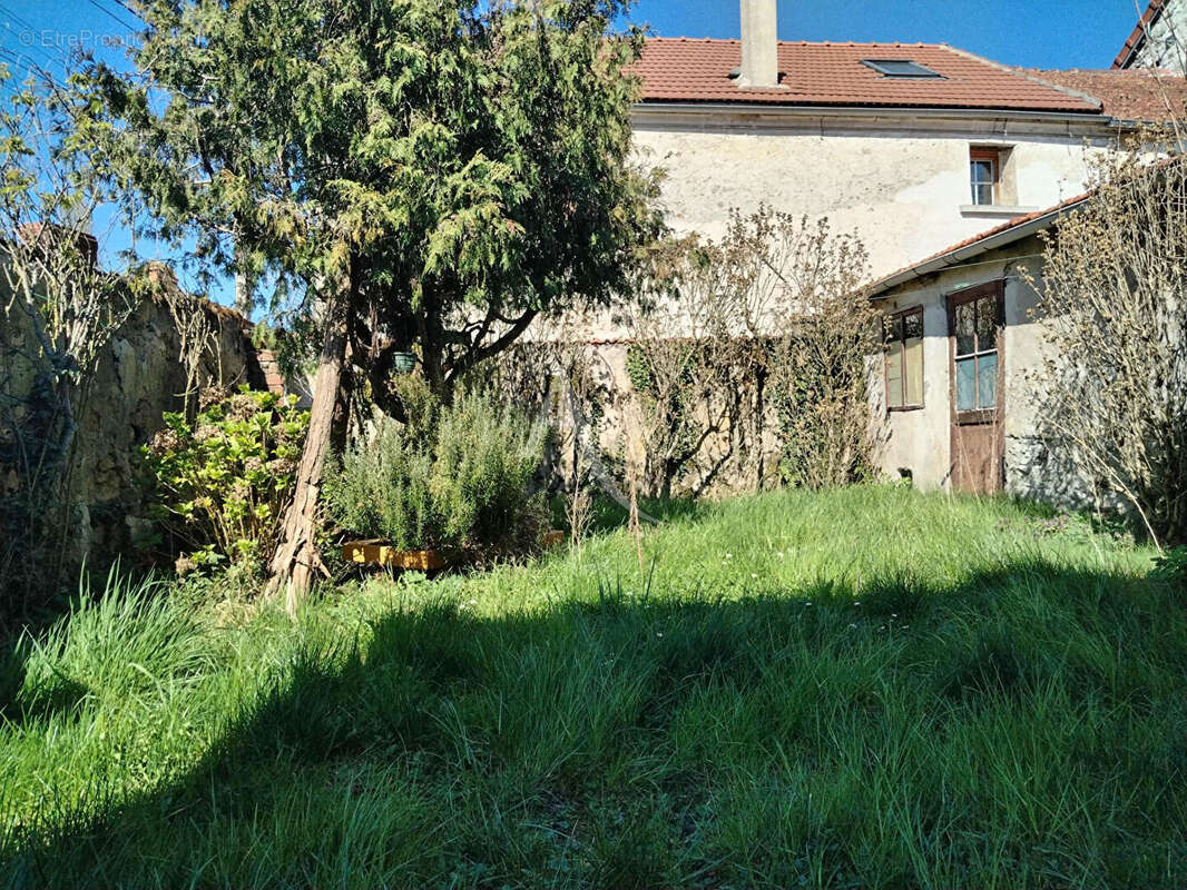 Maison à FUBLAINES
