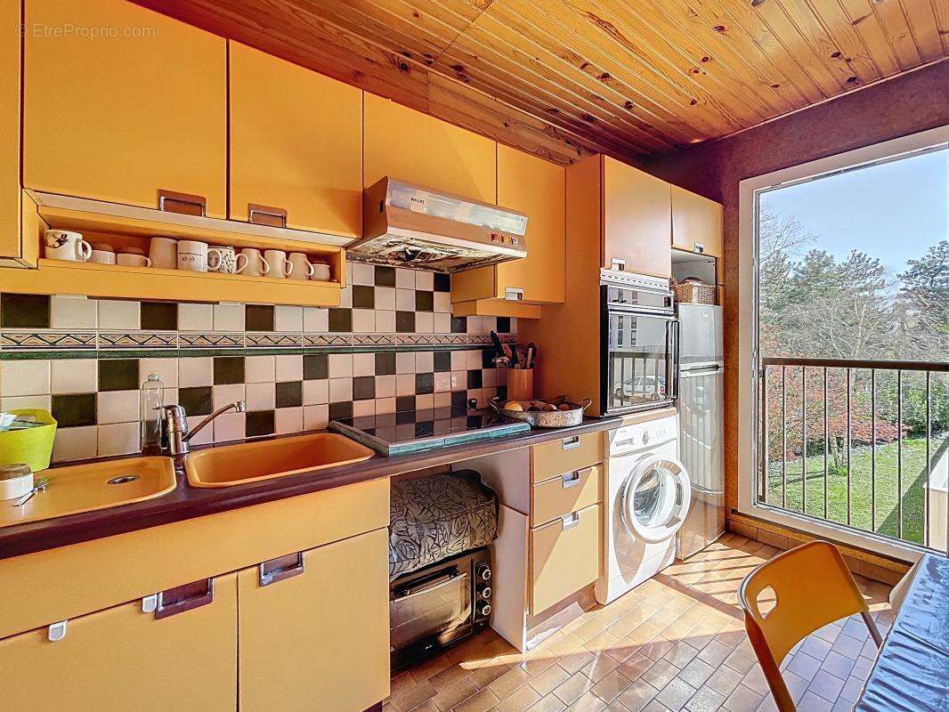 Appartement à L&#039;HAY-LES-ROSES