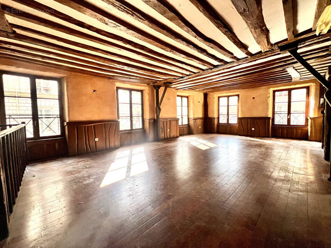 Appartement à PARIS-10E