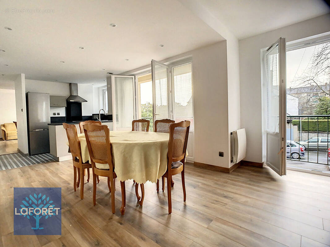 Appartement à FOUGERES