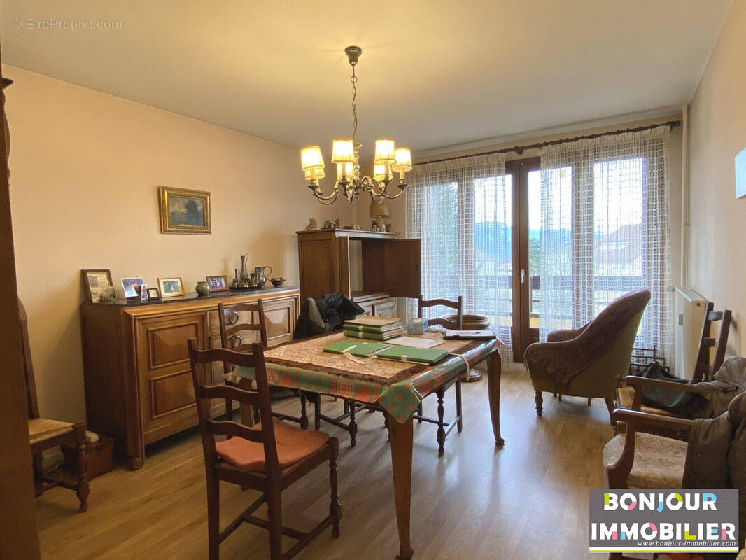 Appartement à RIVES