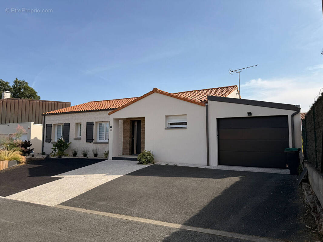Maison à MONTAIGU