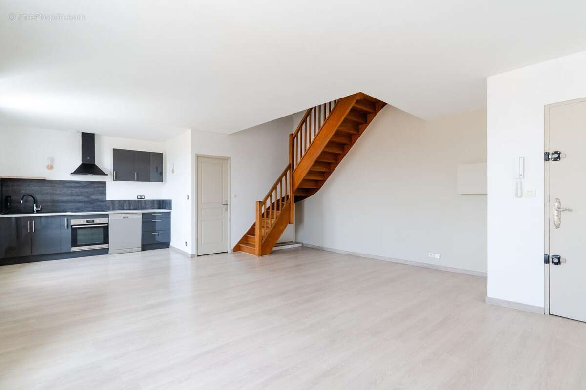 Séjour / Cuisine - Appartement à NARBONNE