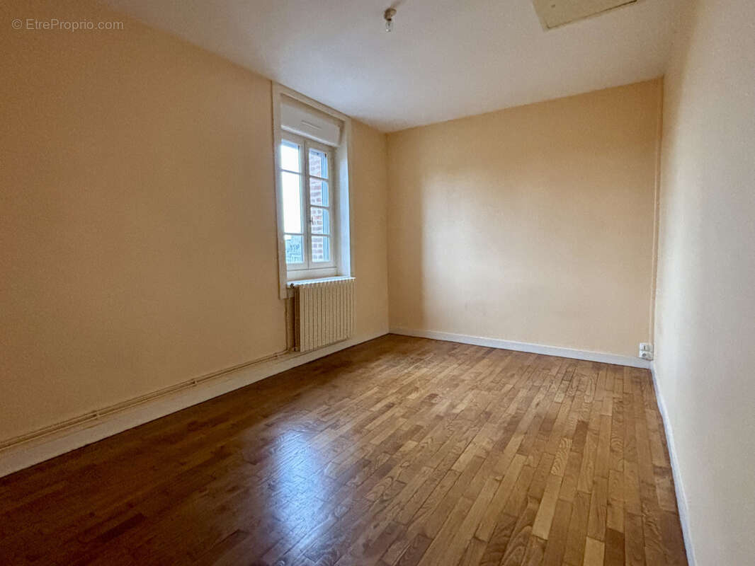 Appartement à FOUGERES