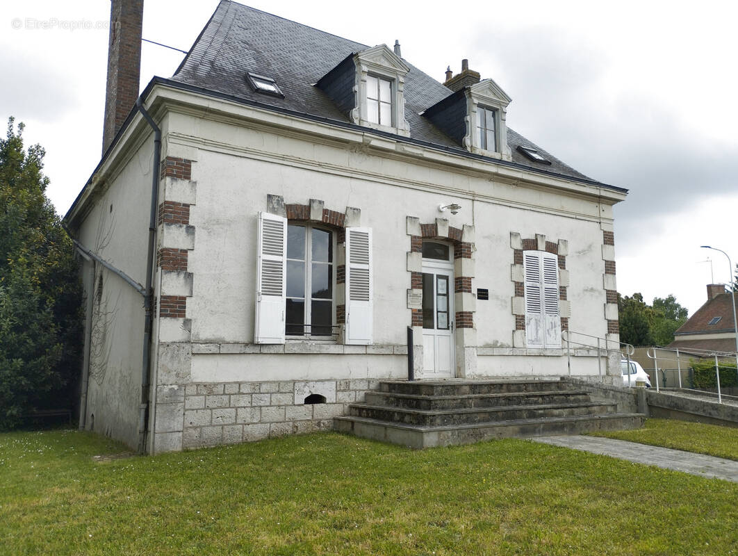 Commerce à CLOYES-SUR-LE-LOIR
