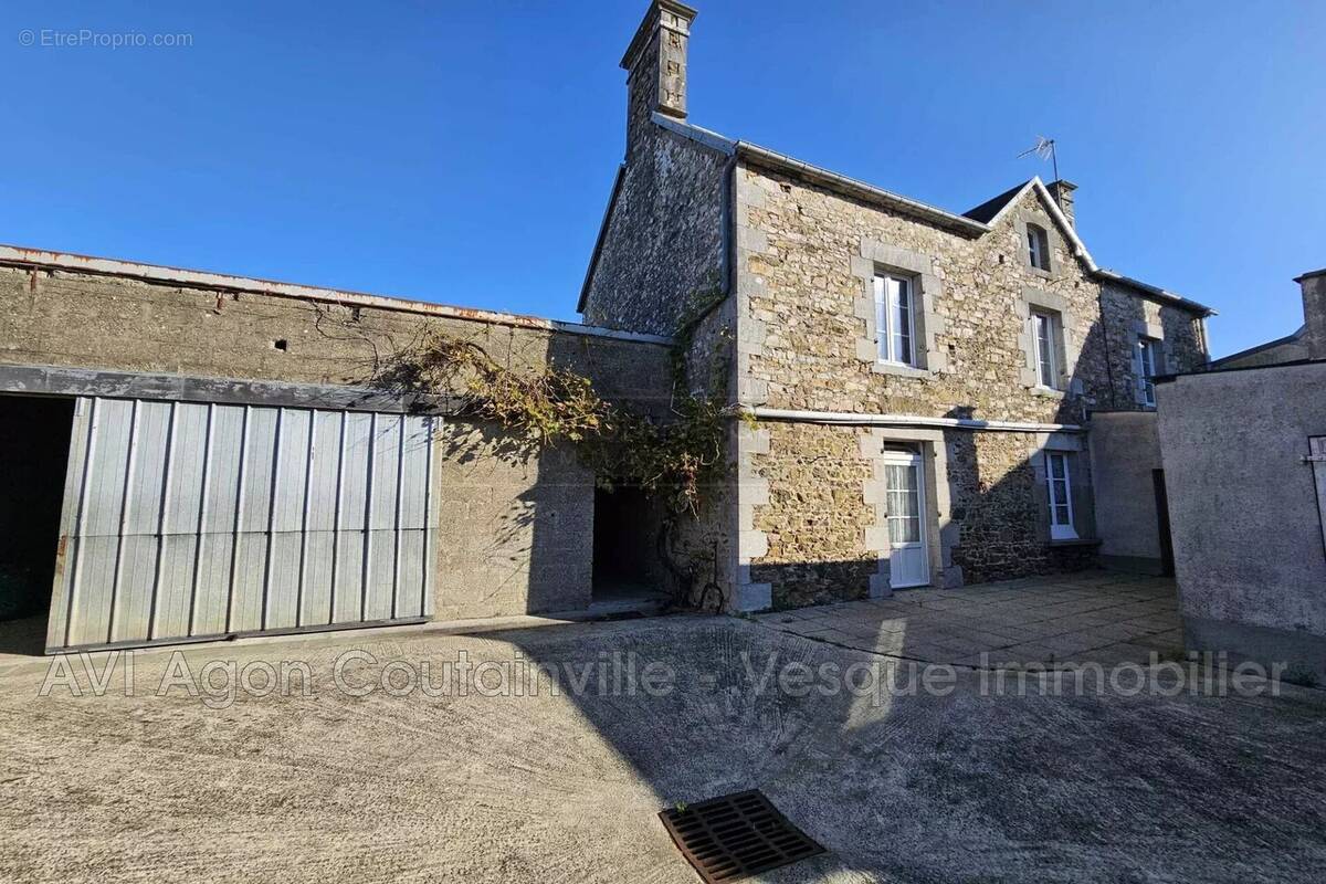 Maison à GOUVILLE-SUR-MER