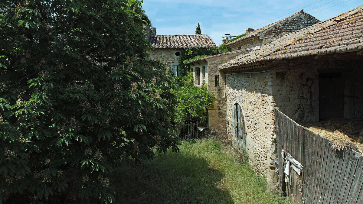 Maison à MONTSEGUR-SUR-LAUZON
