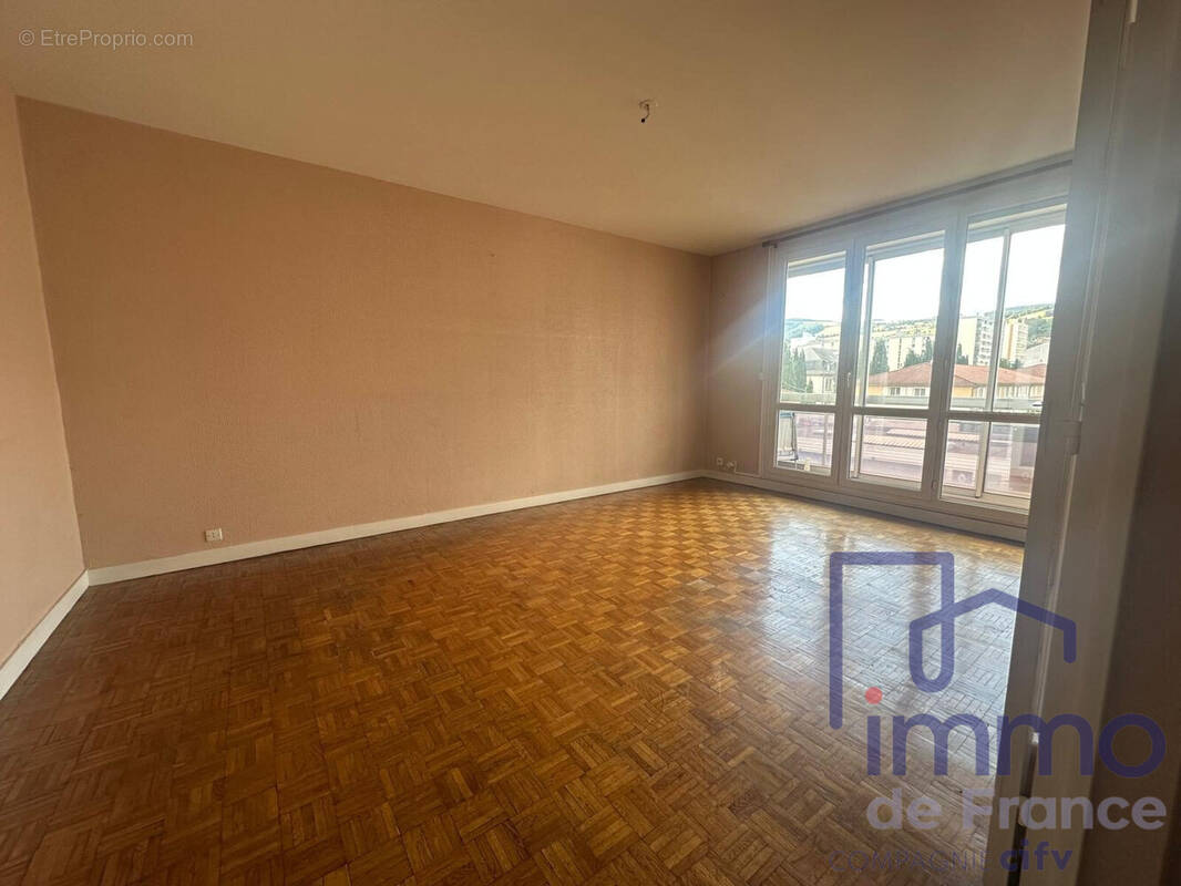 Appartement à SAINT-ETIENNE