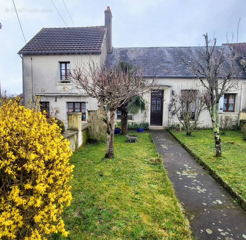 Maison à PARNAC