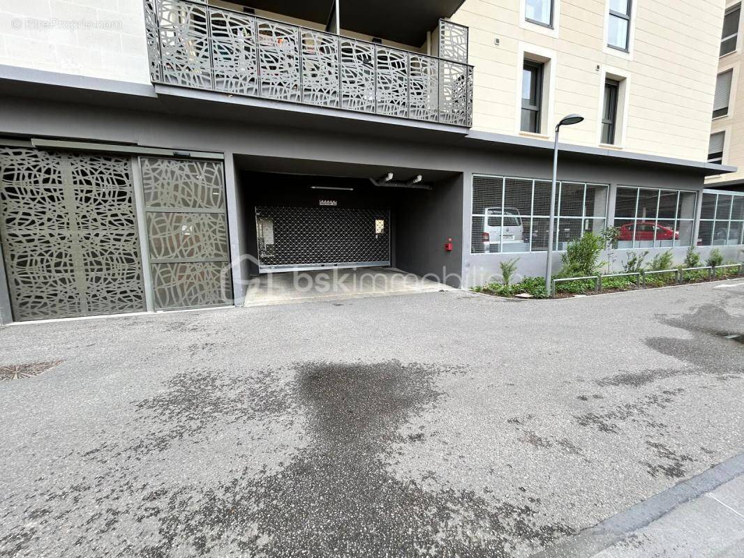 Parking à CENON