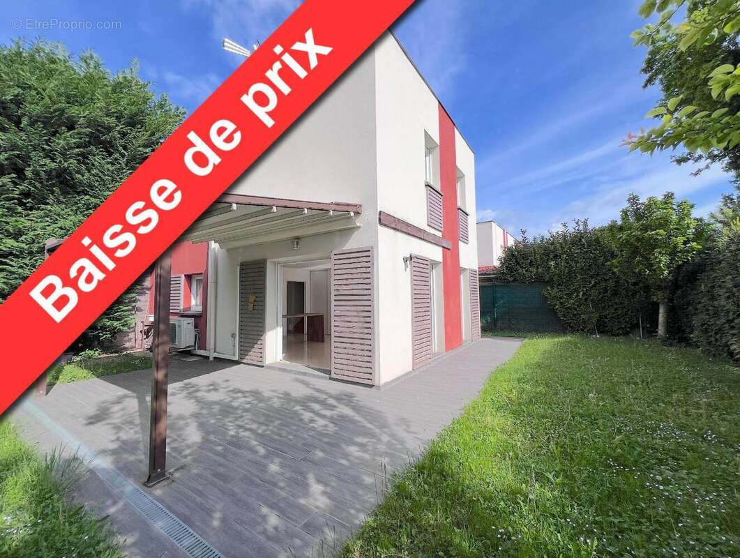   - Maison à DECINES-CHARPIEU