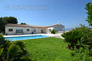 Maison à VALLAURIS