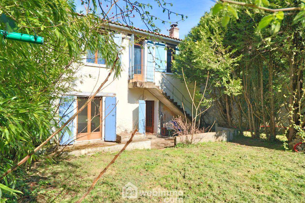 Prête à habiter, cette maison de campagne vous attend. - Maison à CEAUX-EN-COUHE