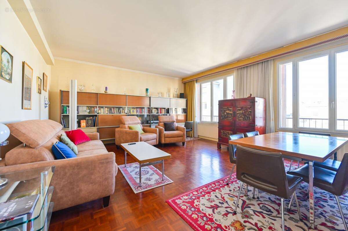 Appartement à PARIS-19E