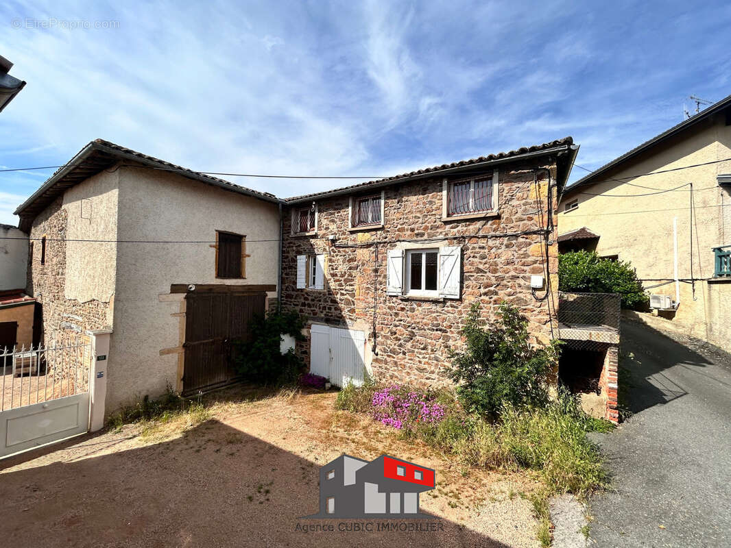 Maison à LE PERREON