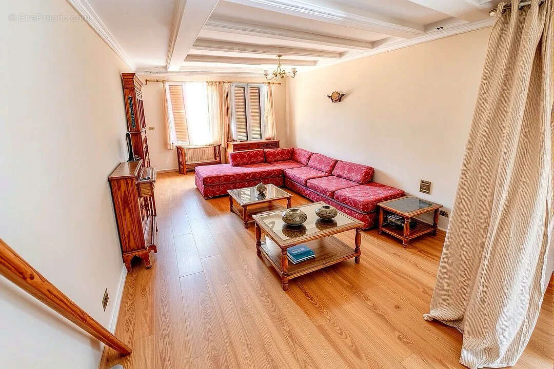 Appartement à VILLENEUVE-SAINT-GEORGES