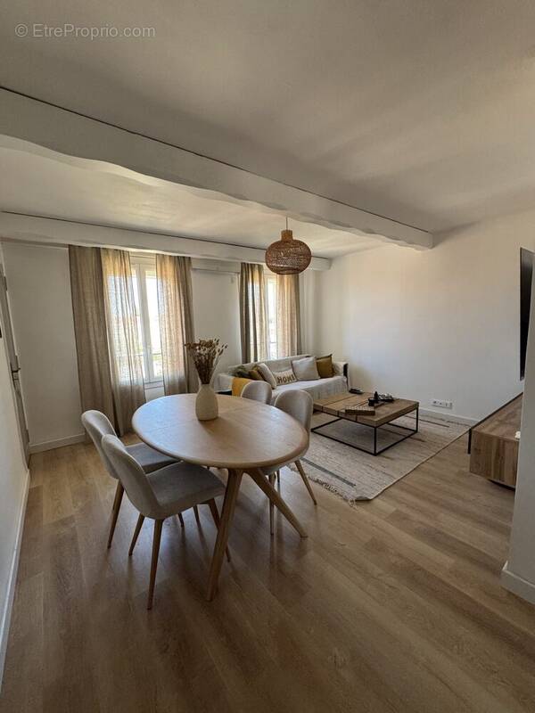 Appartement à CHATEAUNEUF-LES-MARTIGUES