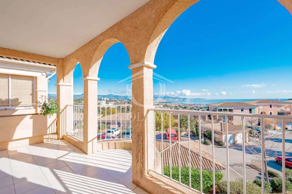 Appartement à VILLENEUVE-LOUBET