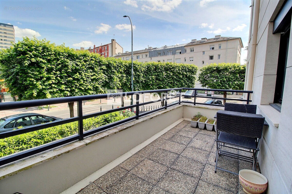 Appartement à LA GARENNE-COLOMBES
