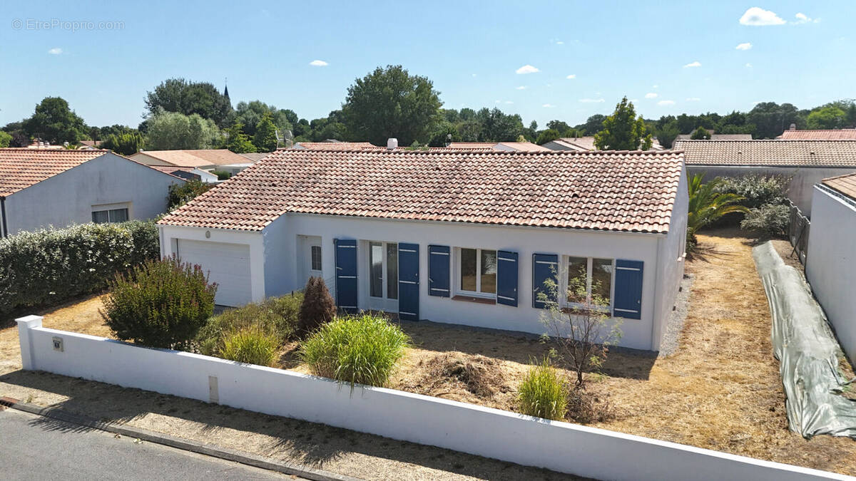 Maison à CHATEAUNEUF