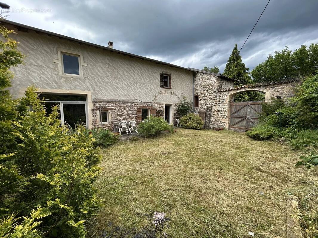 Maison à QUINCIE-EN-BEAUJOLAIS