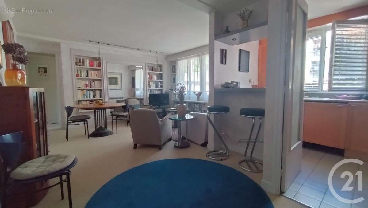 Appartement à FONTENAY-SOUS-BOIS