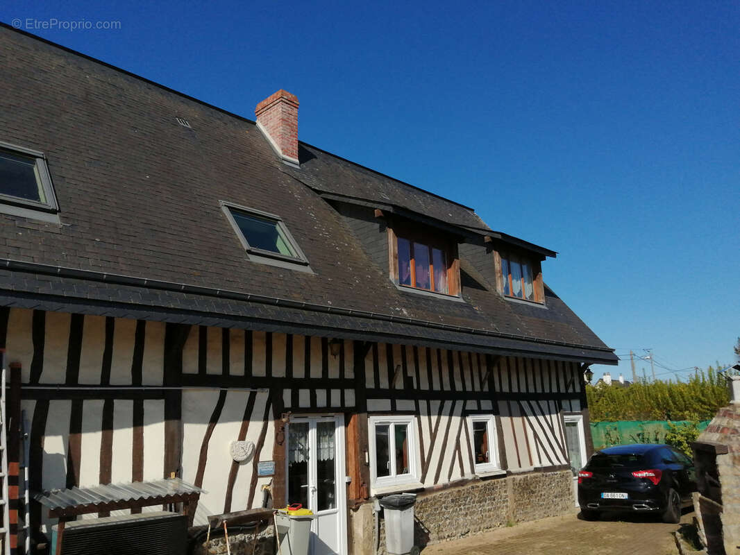 Maison à GREGES