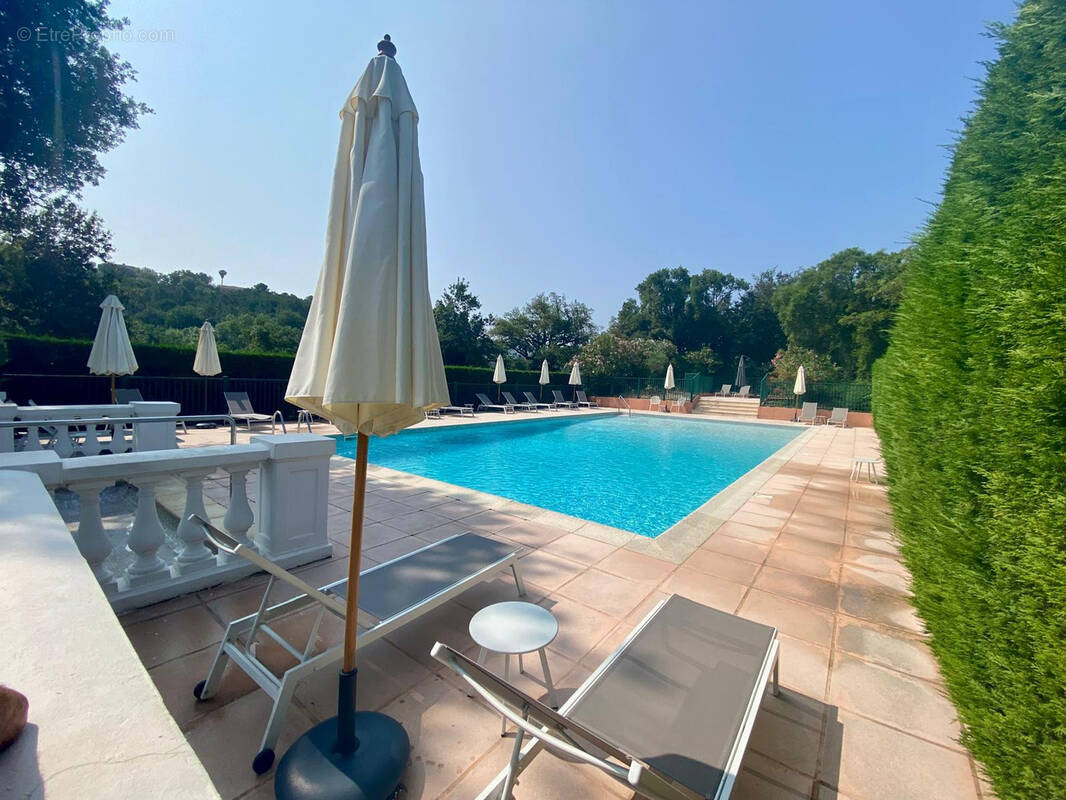 Appartement à MANDELIEU-LA-NAPOULE
