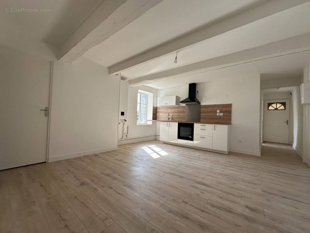 Appartement à BEAUJEU