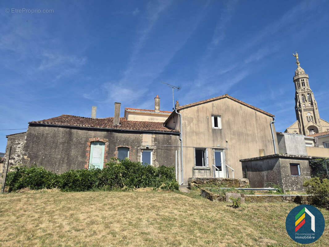 Maison à MENOMBLET
