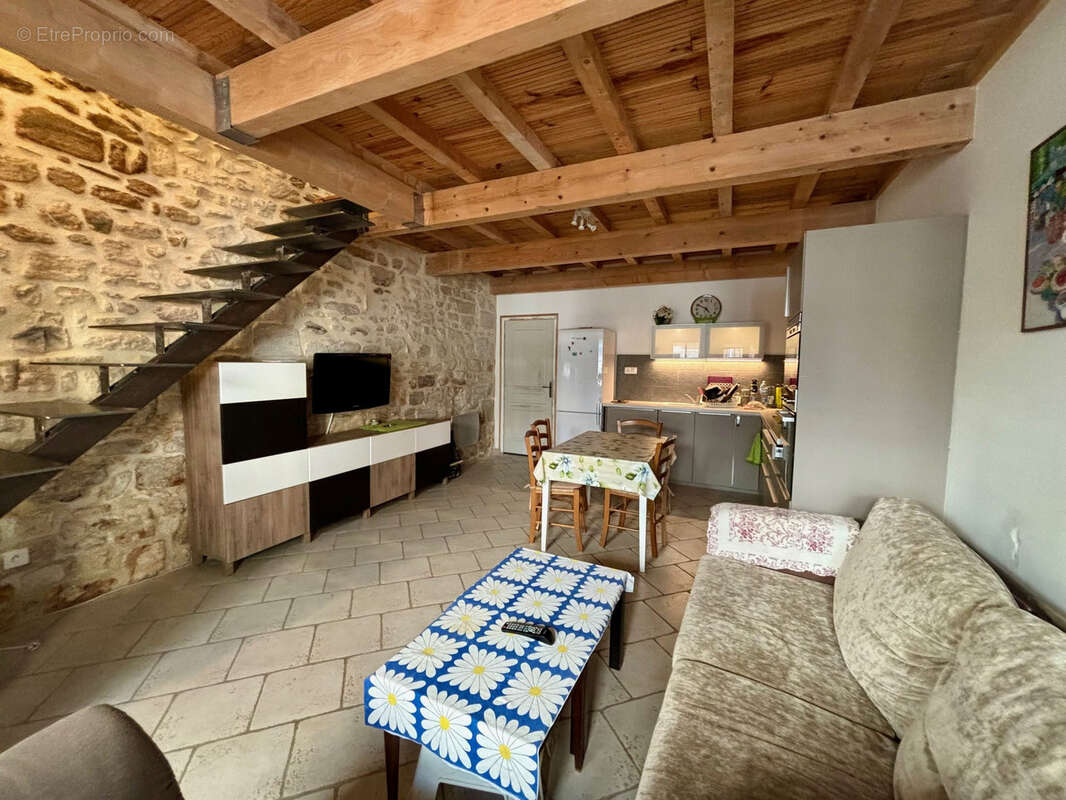 Maison à ARAMON