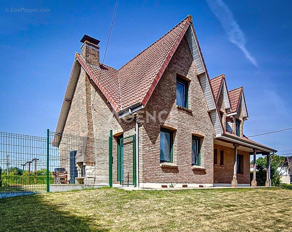 Maison à NORRENT-FONTES