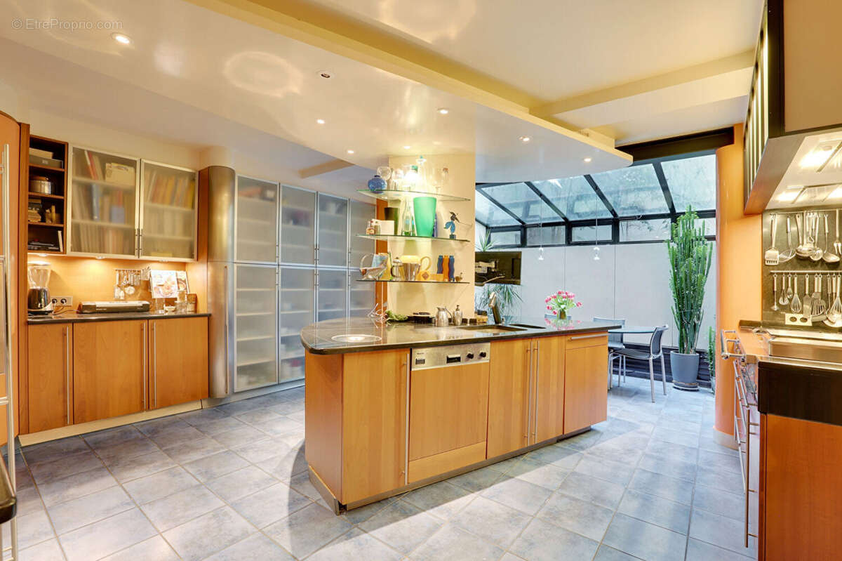 Maison à PARIS-14E