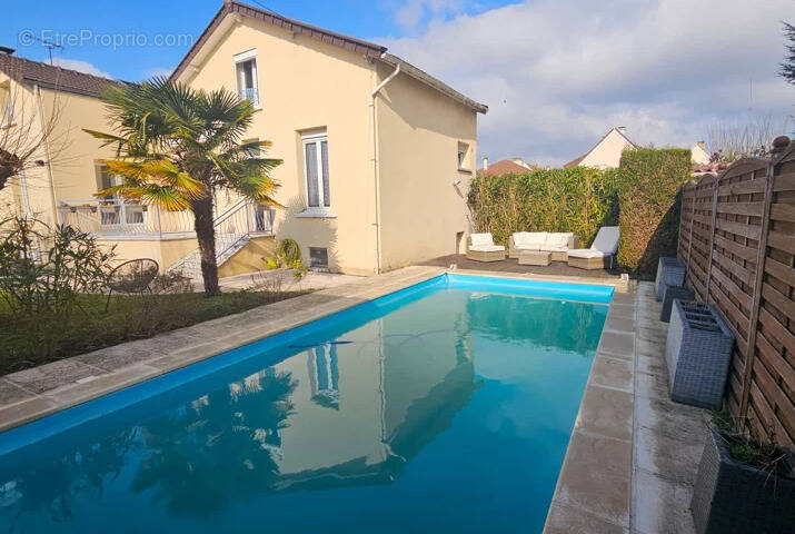 Maison à HOUILLES