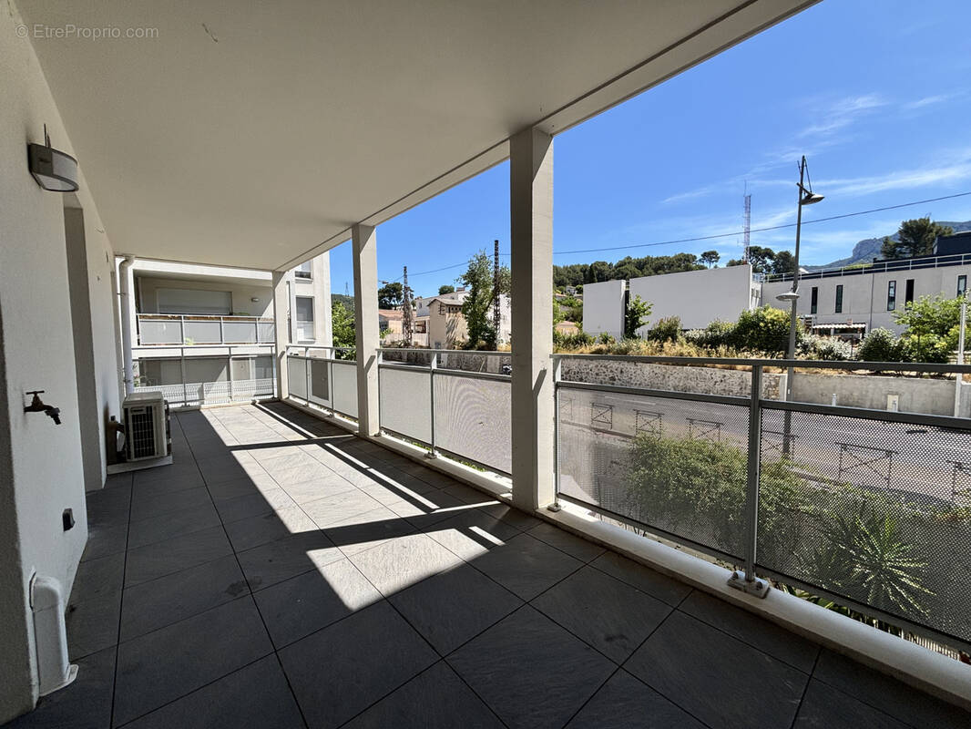 Appartement à ROQUEVAIRE