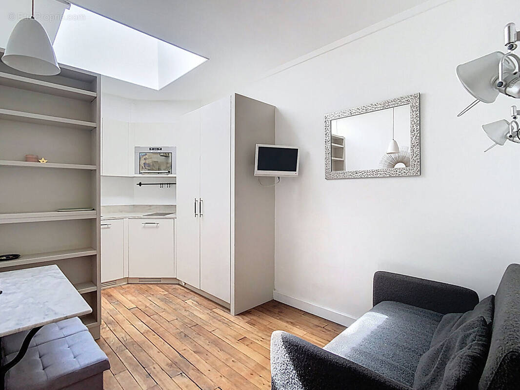 Appartement à PARIS-7E