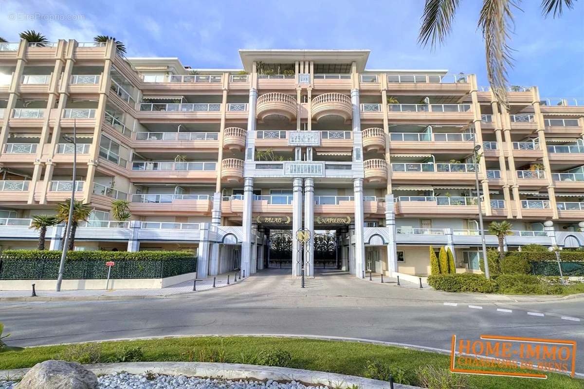 Appartement à VALLAURIS