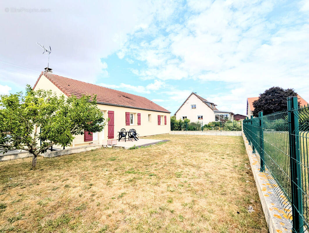 Maison à LOIVRE