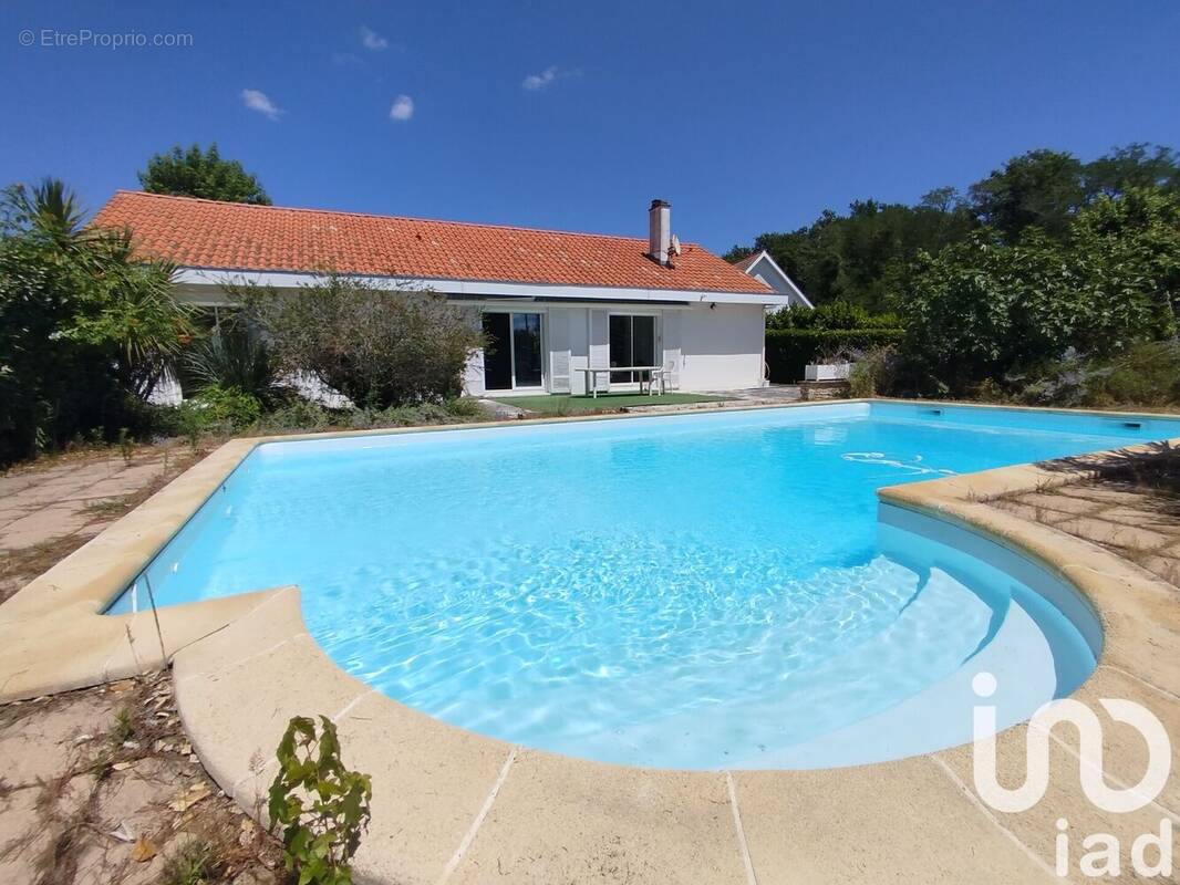 Photo 1 - Maison à LE TAILLAN-MEDOC