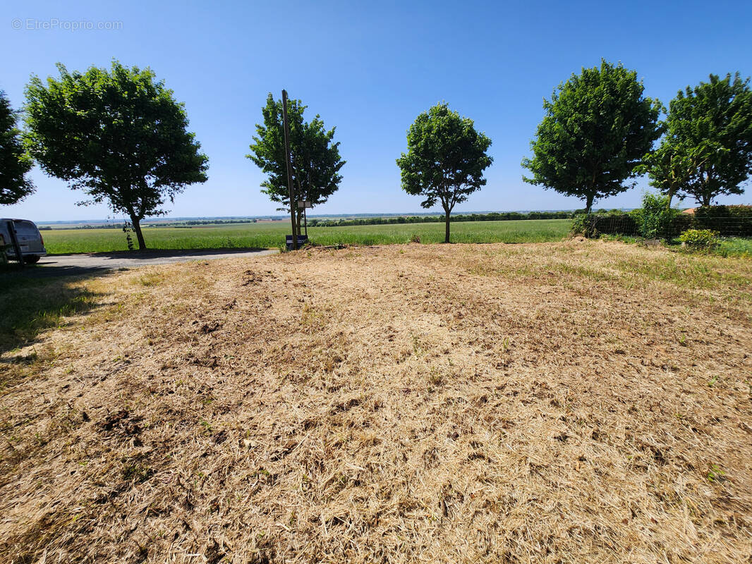 Terrain à SAINT-AUBIN-LA-PLAINE
