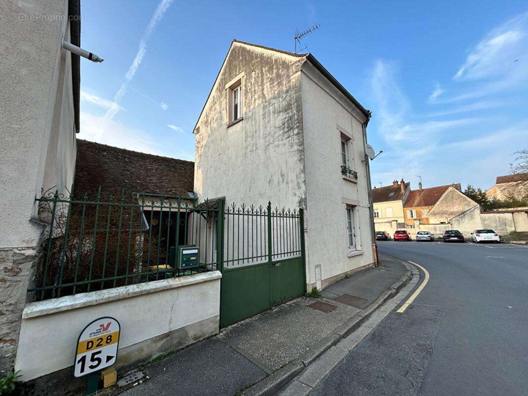 Maison à MARINES
