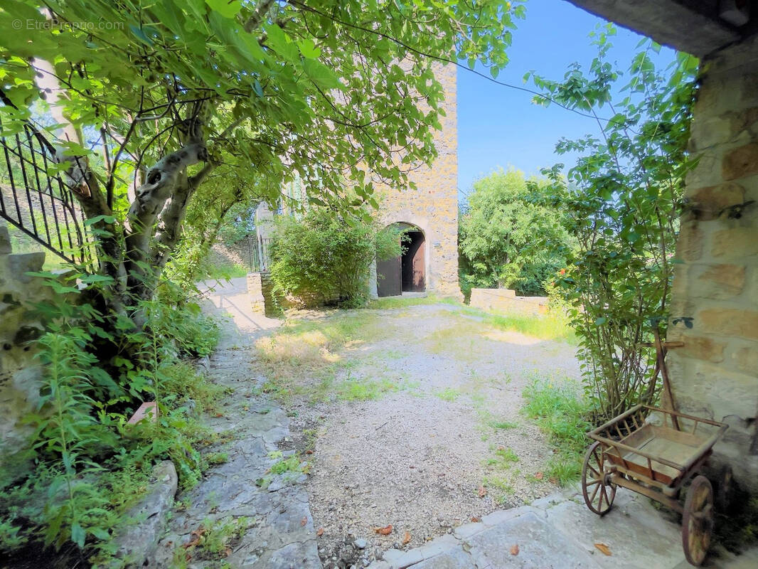 Maison à LABASTIDE-DE-VIRAC