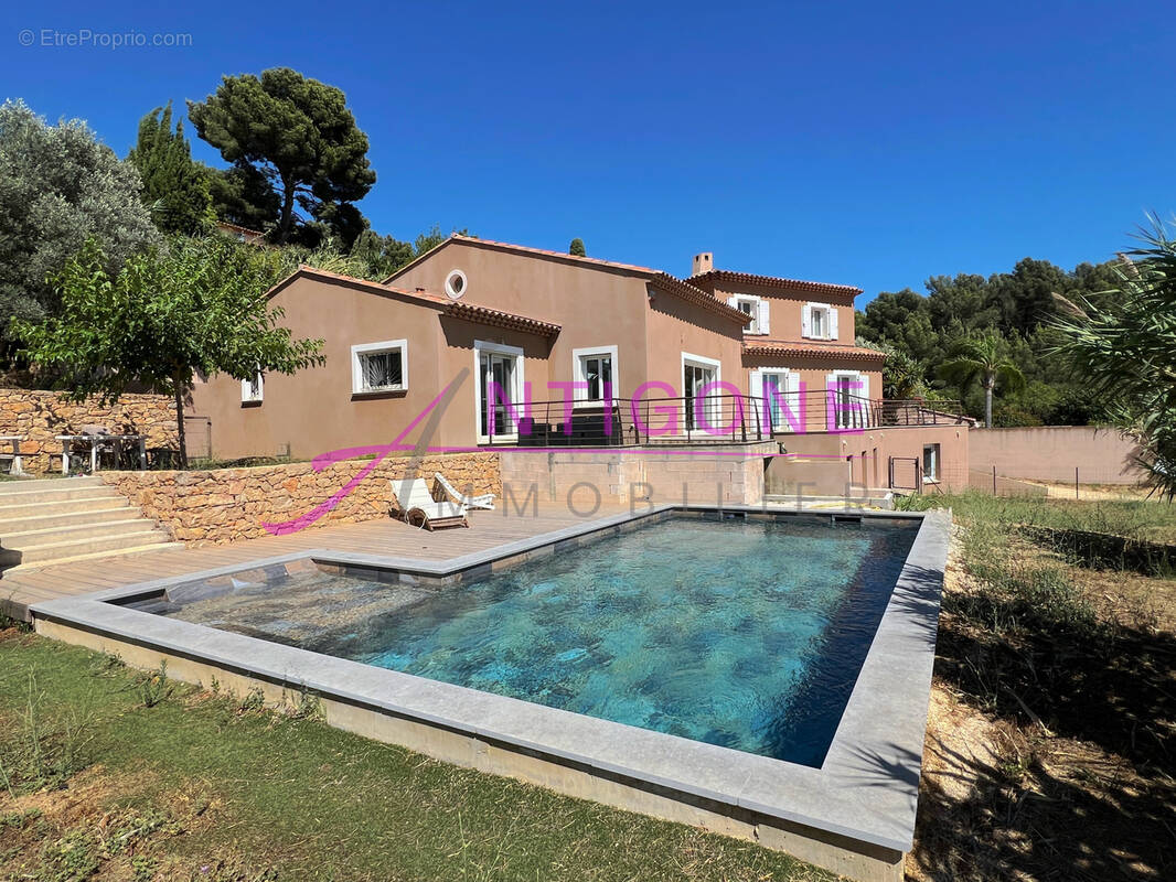 Maison à OLLIOULES