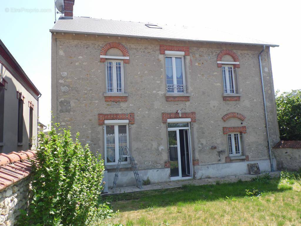 Maison à ETAMPES