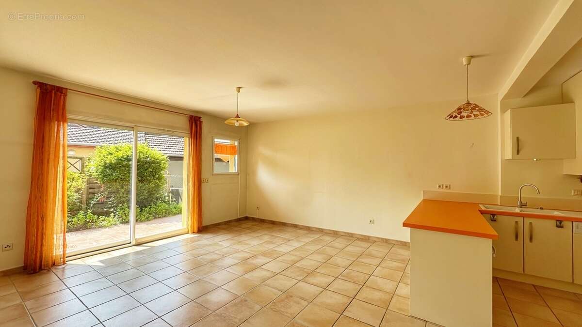 Appartement à LA MURETTE