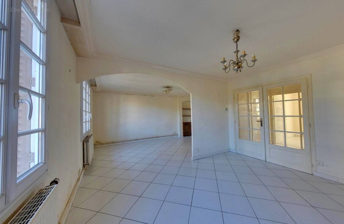 Appartement à FONTAINE