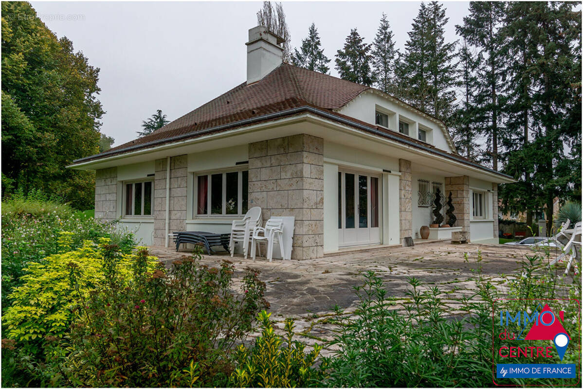 Maison à JOUY