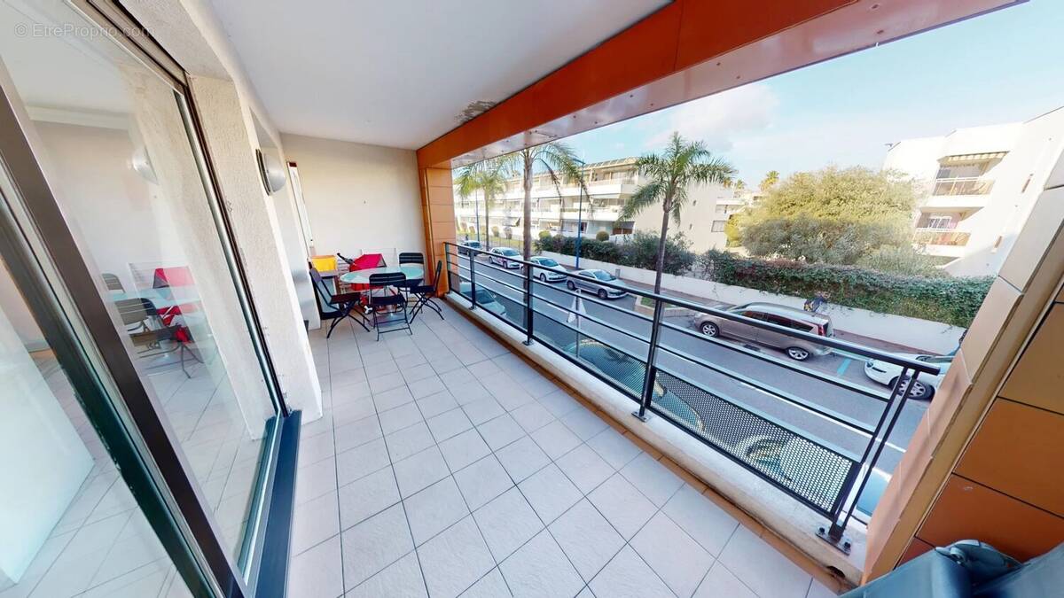 Appartement à VILLENEUVE-LOUBET