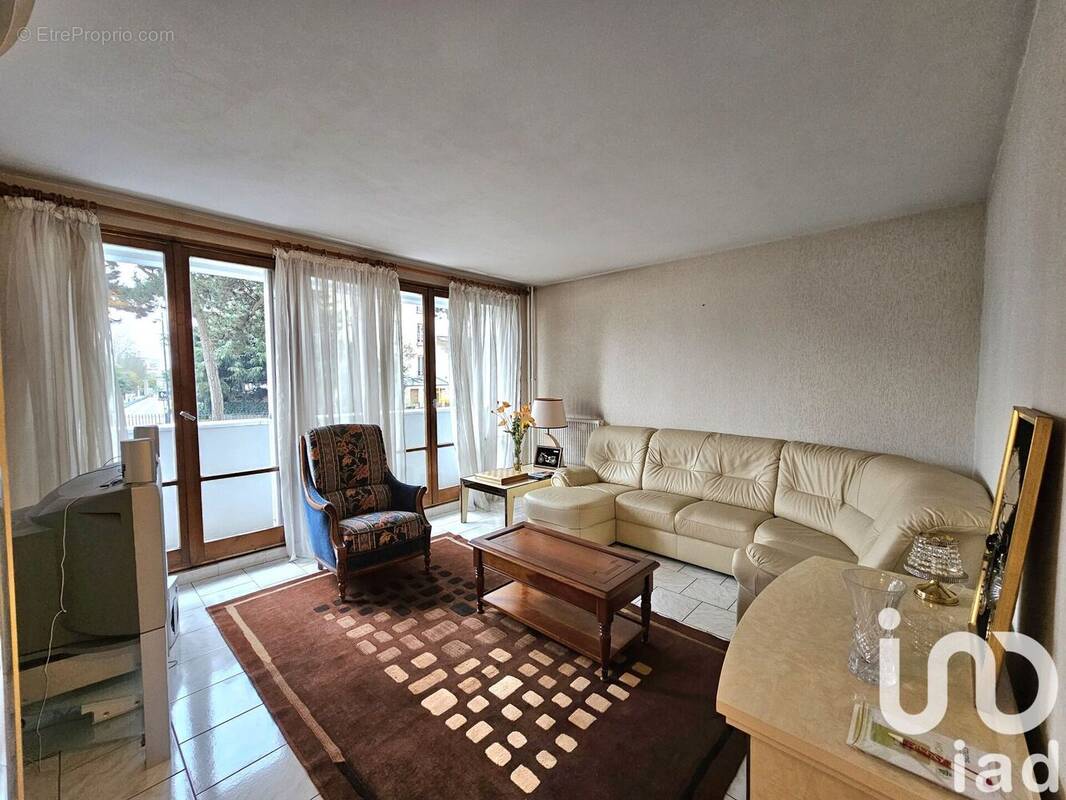 Photo 1 - Appartement à LES LILAS