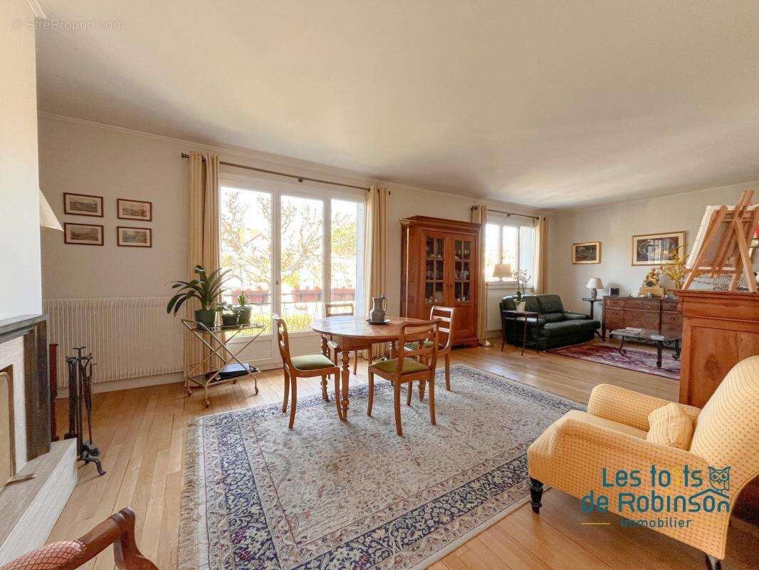 Maison à VERRIERES-LE-BUISSON